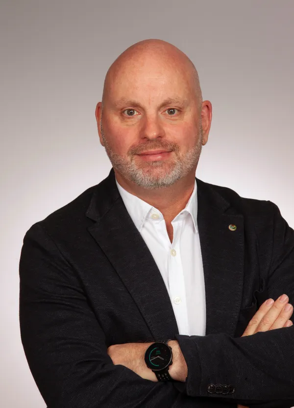 Portraitfoto Jörg Lemmerer